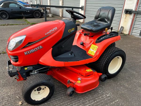 Used Kubota GR2120 S Groundcare Machinery, compact tractors and ride mowers near me.